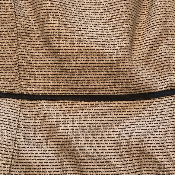 Kasper dress-gold and black - Picture 4 of 8